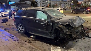Появилось видео с места наезда иномарки на людей на юго-западе Москвы