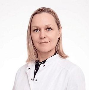 СДВГ относится к нарушениям развития, поэтому врач уточняет признаки, существовавшие до взрослого возраста. Не каждый человек помнит школьные годы точно, и тогда помогают старые характеристики, дневники, рассказы родителей и повторяющиеся жизненные сценарии. Если трудности появились только после 30 лет, нужно искать другие объяснения.