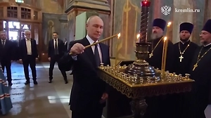 Кремль показал видео с Путиным у мощей Дмитрия Донского