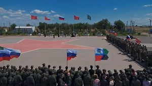 Курсанты Центра «ВОИН» назвали флаг России на форме символом ответственности
