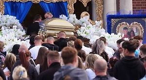 Подростка, вылетевшего на встречку ради лайков, похоронили в золотом гробу