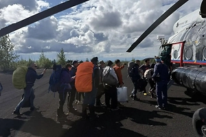 Появились кадры спасения туристов из ловушки у вулкана Плоский Толбачик