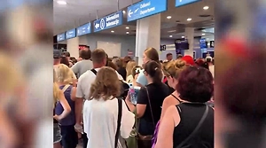 Самая худшая авиакомпания в мире снова не пустила россиян на борт в Черногории