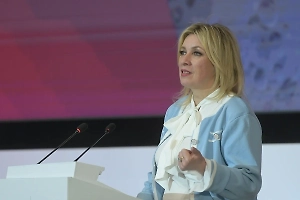 Захарова — об идее Литвы исключить Ломоносова в школах: «А Менделеева заменим на Эскобара?»
