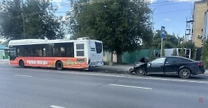В Волгограде женщина погибла в ДТП с легковушкой и автобусом