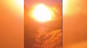 Появилось видео с моментом мощного взрыва на складе боеприпасов в Миле