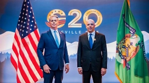 CNBC: Бессент обсудил с Силуановым мирный план Трампа на полях G20