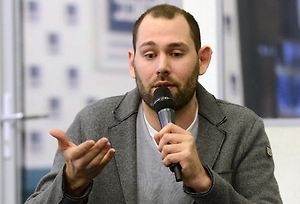 Квартиры есть, стыда нет: У русофоба Слепакова* нашлись хоромы в Москве, переписанные на стареньких родителей
