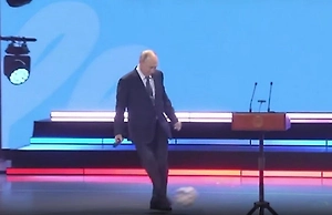 В «Движении Первых» признались, что сами придумали идею сделать пас от Путина