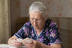 Экономист объяснил, почему пенсия в 40% от зарплаты невыгодна россиянам