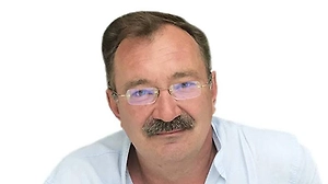 При отсутствии волка мы не можем позволить популяции речного бобра расти бесконечно. Механизм регуляции численности «человек-хищник» практически отключился