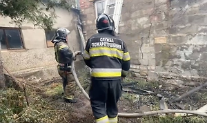 При пожаре в Астрахани погиб младенец, пострадали подросток и женщина