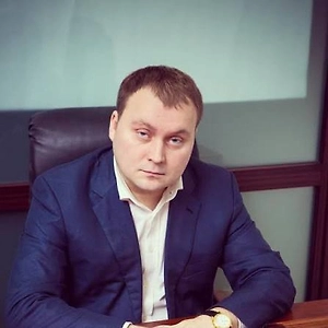 Скорее всего, осуждать ее никто не будет, но могут направить на принудительное психиатрическое лечение, поскольку тут имеются явные отклонения. Я не врач, но основания предполагать наличие такого диагноза есть. Поэтому полагаю, что здесь следует подойти более гуманно: отправить женщину по решению суда в стационар и тем самым освободить квартиру, дав возможность новому собственнику провести ремонт. Я вижу это только так.