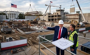 Трамп рассказал о строительстве большого военного комплекса в Белом доме