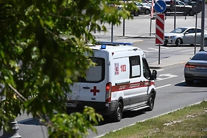 Женщина и девочка пострадали при столкновении автобуса с тягачом под Саратовом