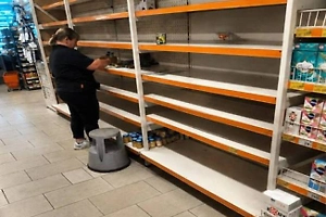 Киев на голодном пайке — в магазинах пустеют полки с овощами и фруктами