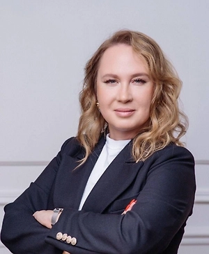 Прежде чем на этом настаивать, закажите строительно-техническую экспертизу: она покажет, реально ли это сделать и во сколько обойдётся перепланировка, ведь не всякий дом можно разделить без ущерба для его прочности и пригодности для жизни.