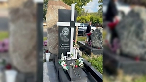 «Стильно. Как и сама Светлана»: На могиле Светличной появился памятник