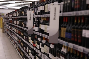В пять раз дороже магазина: Из чего складывается цена вина в ресторане