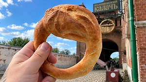 Не хлебом единым: 9 легендарных булок и пирогов, ради которых стоит отправиться в хлеботрип по России
