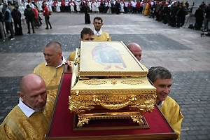 Ветераны СВО поклонились мощам Дмитрия Донского в Москве