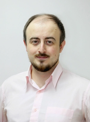 Во время нагрузок ускоряются обменные процессы: мышцы работают активнее, усиливается кровообращение, запускаются реакции для выработки энергии. Многие микронутриенты выступают кофакторами — то есть помогают этим реакциям идти. Если этот дефицит не закрывать, организм будет страдать, тренировки будут даваться тяжелее, прогресс замедлится.