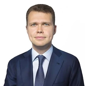 Государство даёт реальный инструментарий, чтобы люди могли решить его на понятных и выгодных условиях. Начну с семейной ипотеки — это по-прежнему самая востребованная программа. Ставка зафиксирована на уровне 6 % годовых, срок — до 30 лет.