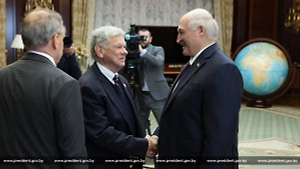Лукашенко освободит 25 заключённых после встречи со спецпосланником Трампа