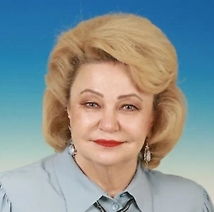 На переменах — пожалуйста. С согласия родителей провели большое родительское собрание, показали детям, где находятся их телефоны. Может быть, это даже отдельная полка в классе, где лежат аппараты. В перерыве ребёнок имеет право позвонить, а в течение урока он не вправе пользоваться телефоном. Закон вступил в силу, и в данном случае я не получала каких-либо нареканий со стороны родителей или обращений в наш комитет.