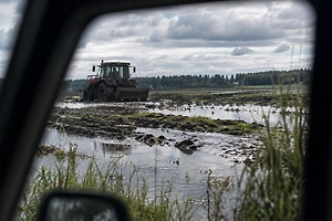Поля ушли под воду: На Среднем Урале ввели режим ЧС в 37 муниципалитетах