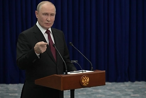 Путин на Военно-промышленной комиссии предложил обсудить госпрограмму вооружения