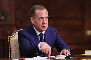 «Священных коров» больше нет: Медведев предложил изымать западные активы в пользу государства