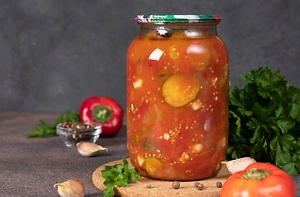 Яд без вкуса и запаха: Россиян предупредили об опасности домашних консервов из-за ботулизма