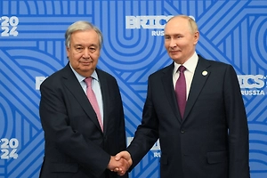 Путин и Гутерриш поприветствовали друг друга на саммите ШОС