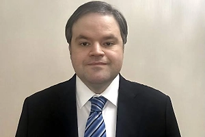 Стоит подождать шесть-семь месяцев и приобрести iPhone 18 Pro или Pro Max по более адекватным ценам.
