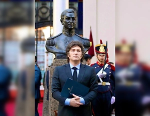 Президент Аргентины отменил поездку в Лондон на фоне спора о Фолклендах