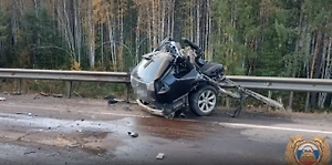 На трассе «Вилюй» Lexus вылетел на встречку и столкнулся с фурой, двое погибли