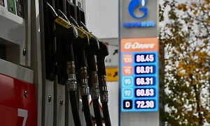 Сеть АЗС «Нефтехимпром» возобновила продажу бензина в канистры