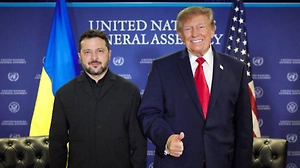 «Давить и прогибать»: Что на самом деле значила перевёрнутая «V» Трампа на переговорах с Зеленским