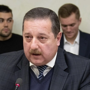 Пятьдесят процентов, конечно, никто не скинет — нет, но я думаю, и пять, и десять процентов, и пятнадцать будет, в зависимости от самой икры.