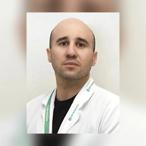 Сам по себе холод не является возбудителем цистита. Инфекция мочевого пузыря чаще всего возникает из-за бактерий. Если частые позывы сопровождаются жжением, резью, болью внизу живота или кровью в моче, нужно обратиться к врачу. При повышении температуры, ознобе, боли в боку или пояснице, тошноте помощь требуется без промедления: так может проявляться инфекция почек.