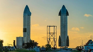 Один двигатель подвёл Starship на орбите: Почему теперь под вопросом сроки полёта NASA к Луне