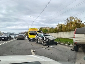 Три девушки погибли в ДТП с шестью автомобилями в центре Красноярска