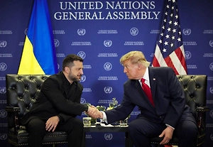 Трамп отправляет Зеленского в Москву: В развороте президента США увидели важный сигнал