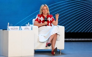Захарова назвала атаки дронов частью гибридной войны против России