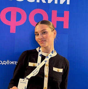 Оказавшись в Питере, мы решили зайти в приёмную комиссию и поинтересоваться, какие кафедры есть и каких педагогов выпускает вуз. Меня покорила история кафедры сурдопедагогики, а ещё заинтересовало то, что сурдопедагогов и людей, близких к этой специальности, в семье ещё не было.