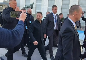 «На ракете»: Зеленский по-русски ответил на вопрос журналистов о визите в Москву