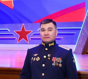 Первое заседание прошло достаточно насыщенно, в основном был решён ряд организационных вопросов. Главное — был избран председатель Государственной Думы. Им стал Вячеслав Володин, опытный руководитель, и для меня большая честь работать в его команде.