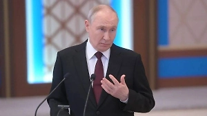 Путин пообещал обсудить проблемы медпомощи военным с Белоусовым и Цивилёвой