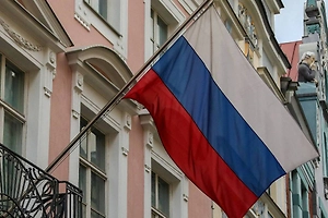 Когда рейтинги падают — виновата Москва? Мерц и Таяни попали под огонь из-за вранья